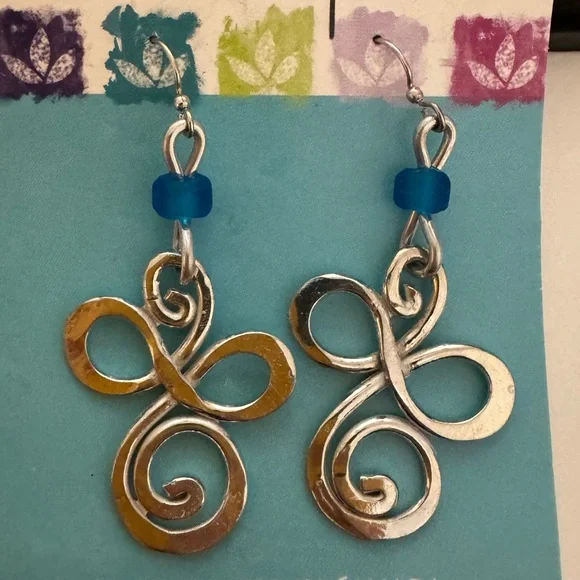 Basic Spirit Dangle Earrings - Picture 2 of 9